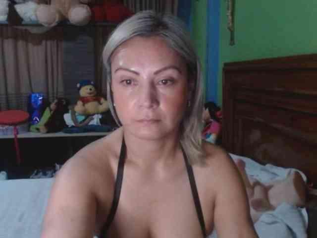 Charlizetheron1 webcam