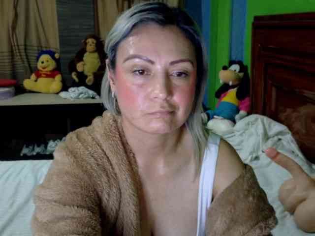 Charlizetheron1 webcam