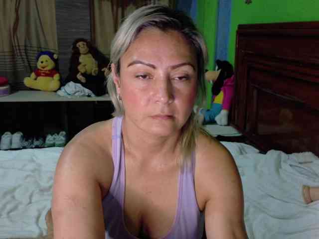 Charlizetheron1 webcam