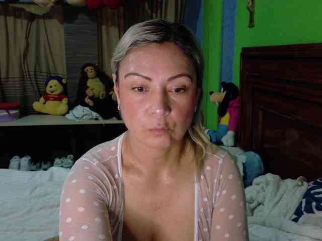 Charlizetheron1 Live Webcam on BongaCams