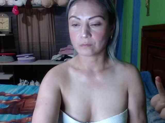 Charlizetheron1 webcam