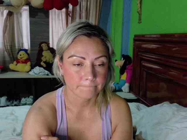 Charlizetheron1 webcam