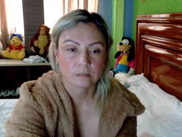 Charlizetheron1 webcam