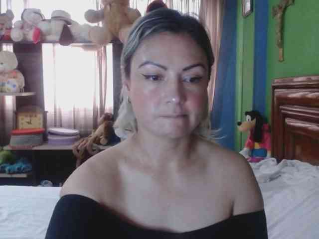 Charlizetheron1 webcam