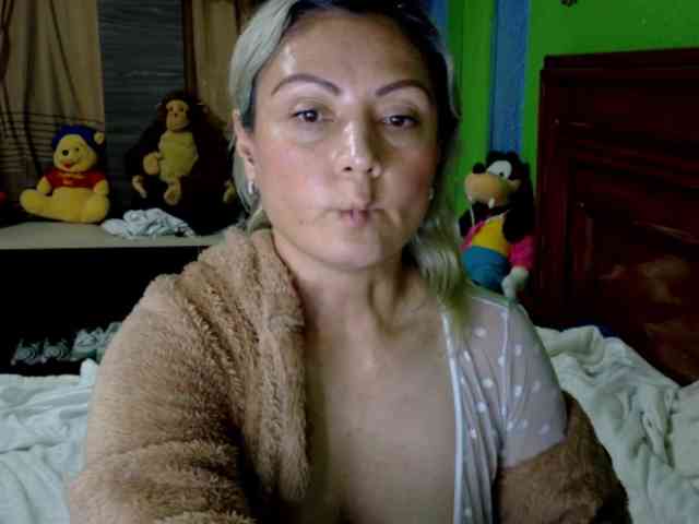 Charlizetheron1 webcam