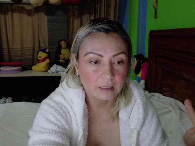 Charlizetheron1 webcam