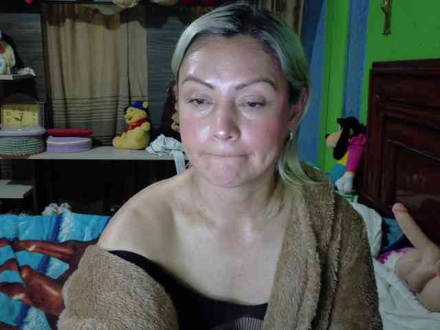 Charlizetheron1 webcam