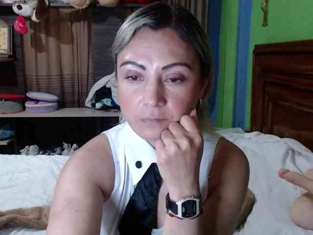 Charlizetheron1 webcam