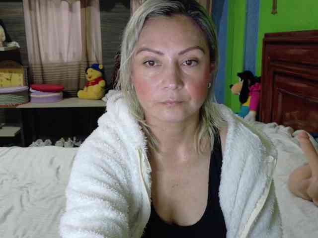 Charlizetheron1 webcam