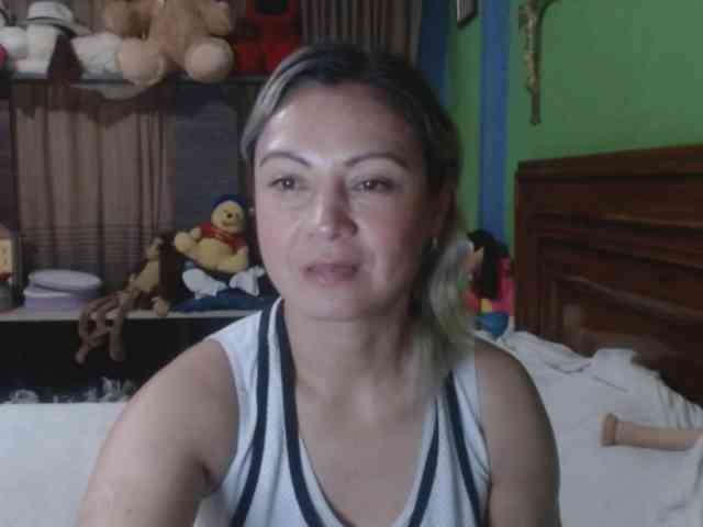 Charlizetheron1 webcam