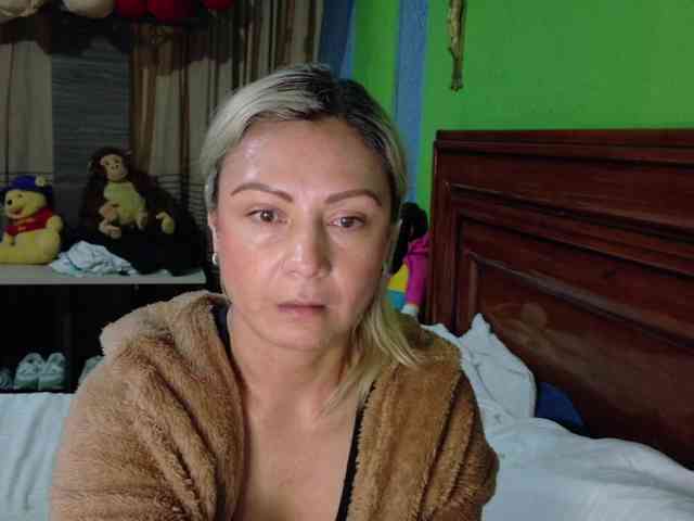 Charlizetheron1 webcam