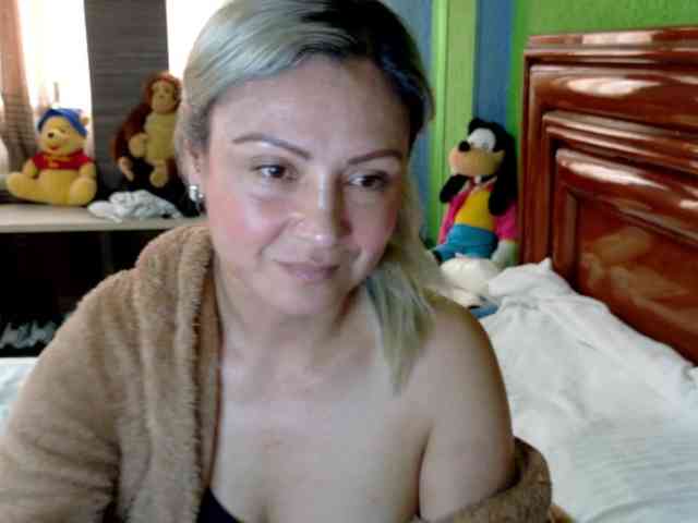 Charlizetheron1 webcam