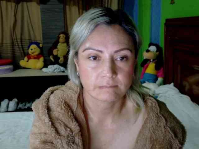 Charlizetheron1 webcam