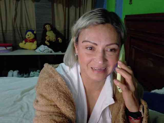 Charlizetheron1 webcam