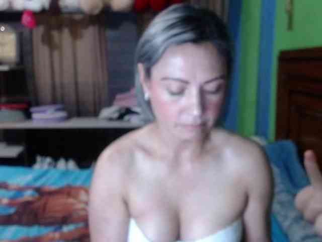 Charlizetheron1 webcam