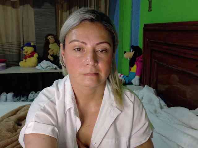 Charlizetheron1 webcam