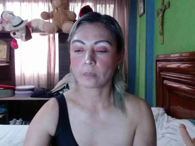 Charlizetheron1 webcam