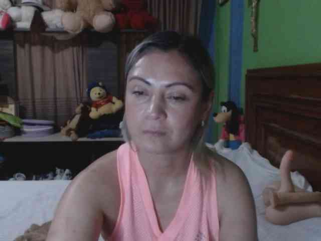 Charlizetheron1 webcam