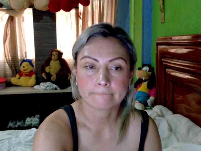 Charlizetheron1 webcam