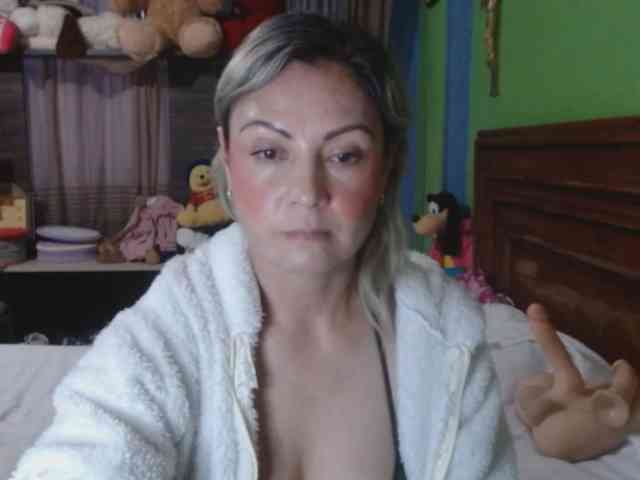 Charlizetheron1 webcam