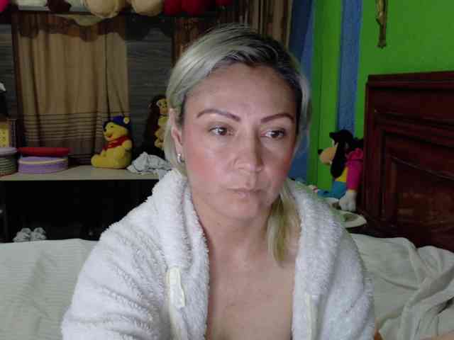 Charlizetheron1 webcam