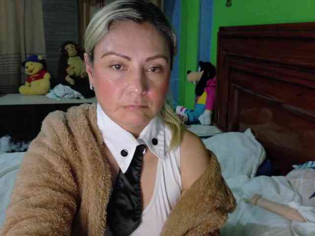 Charlizetheron1 webcam