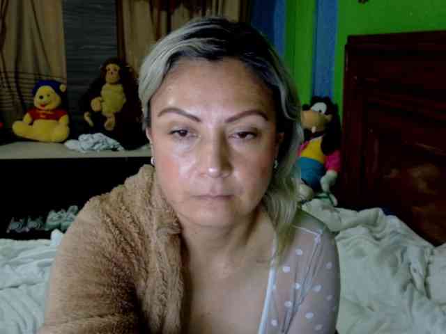 Charlizetheron1 webcam