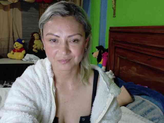 Charlizetheron1 webcam