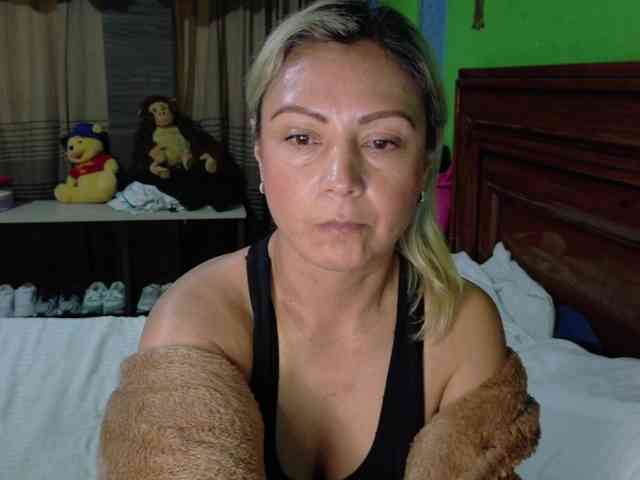 Charlizetheron1 webcam