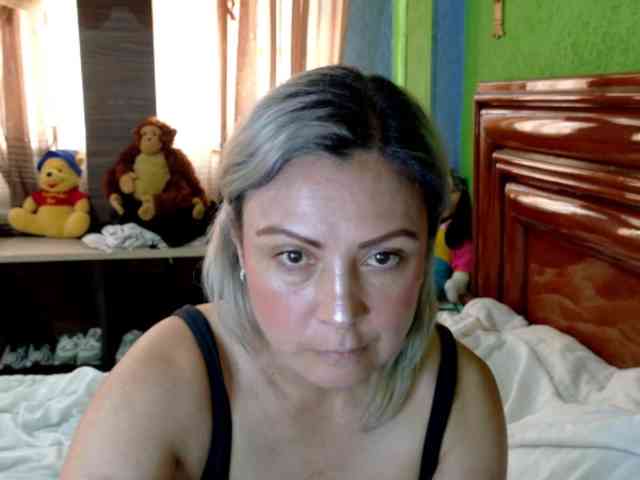 Charlizetheron1 webcam