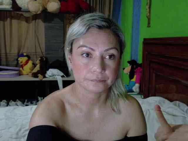 Charlizetheron1 webcam