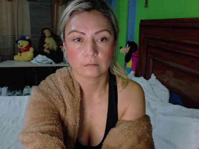 Charlizetheron1 webcam