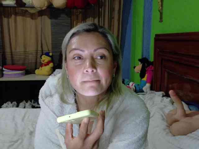 Charlizetheron1 webcam