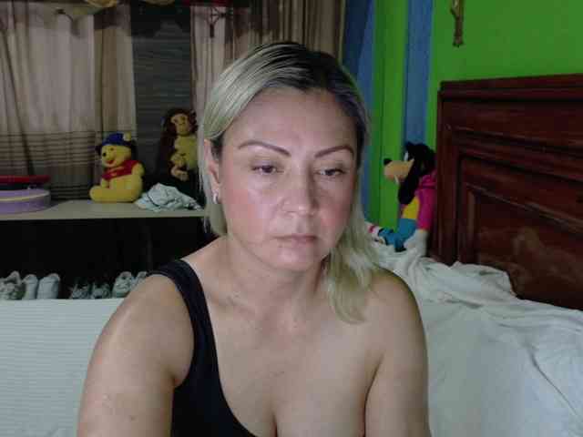 Charlizetheron1 webcam