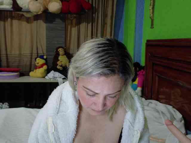 Charlizetheron1 webcam