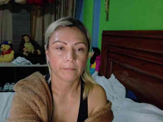 Charlizetheron1 webcam