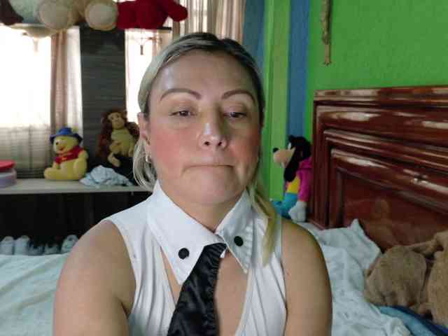 Charlizetheron1 webcam