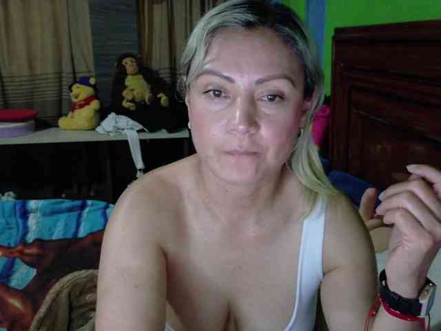 Charlizetheron1 webcam