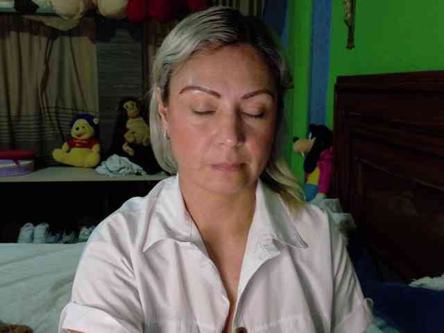 Charlizetheron1 Live Webcam on BongaCams