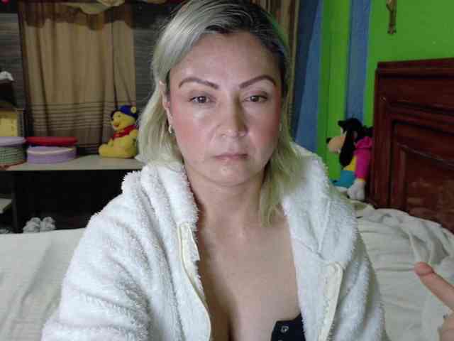 Charlizetheron1 webcam