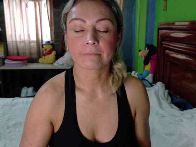 Charlizetheron1 webcam