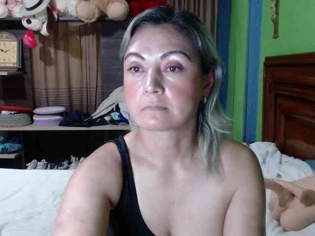 Charlizetheron1 webcam