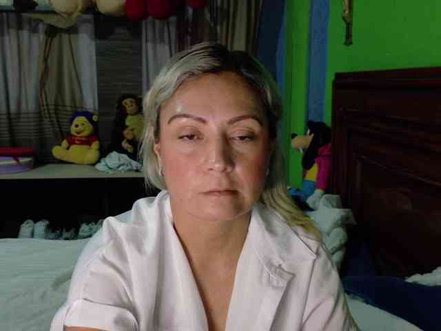 Charlizetheron1 webcam