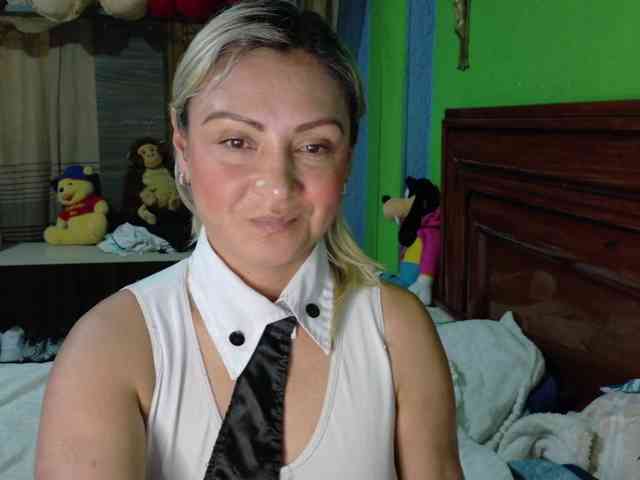 Charlizetheron1 webcam