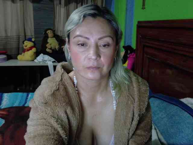 Charlizetheron1 webcam