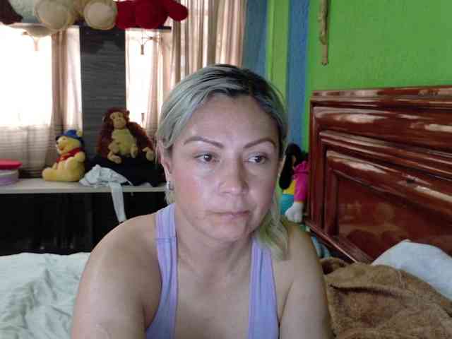 Charlizetheron1 webcam