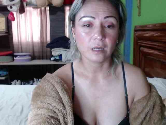 Charlizetheron1 webcam