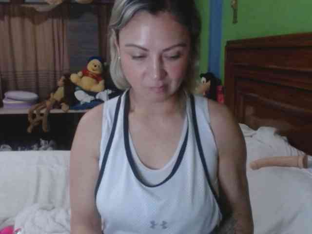 Charlizetheron1 webcam