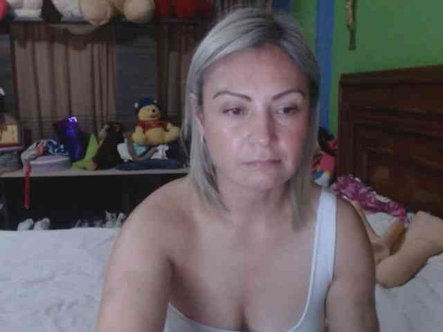 Charlizetheron1 webcam