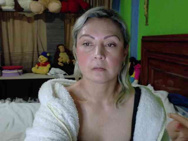 Charlizetheron1 webcam